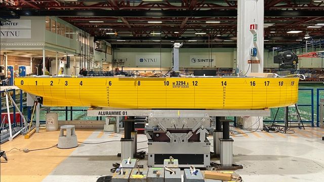 Stående blir dette skipet like høyt som Eiffeltårnet