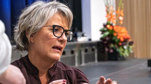 Illustrasjon av Vurderer å stoppe Telenors milliardoppkjøp