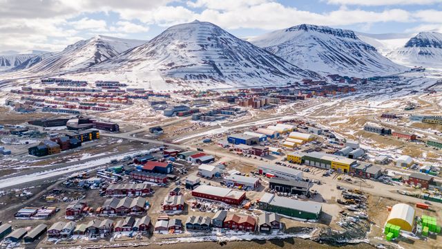 Russland anklager Norge for å ha militarisert Svalbard