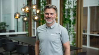 Illustrasjon av Han blir norgessjef i Kinly: – Ellevilt!