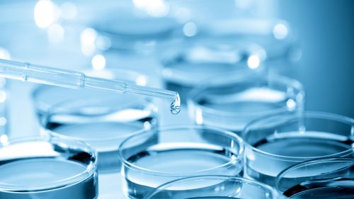 Illustrasjon av Ny antibiotika er skapt av KI
