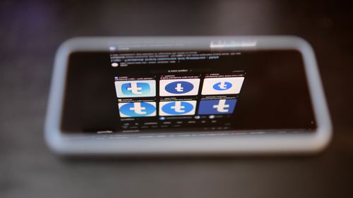 Illustrasjon av Facebook kan få hele kamerarullen din