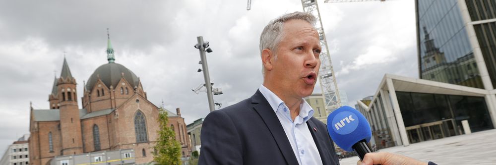 Illustrasjon av Togkaoset får meg til å tenke på Stad skipstunnel