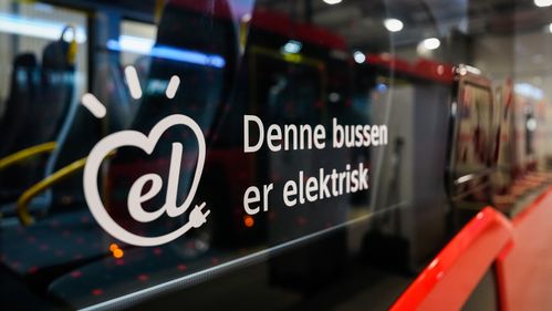 Illustrasjon av Fikk ikke penger til utslippsfrie busser – Frp vil ha dieselbussene tilbake