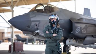Illustrasjon av Hvorfor er «første kvinnelige» fortsatt en nyhet i Forsvaret?