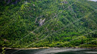 Illustrasjon av Feilberegnet høyden på luftspenn med opptil ni meter