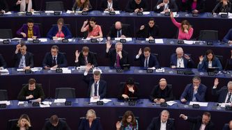 Illustrasjon av Nye EU-regler for KI: Norge og EØS henger ennå langt etter
