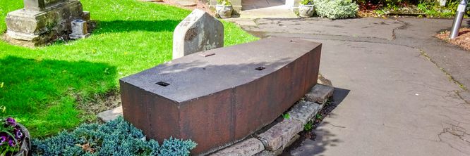 Illustrasjon av Granater mot gravrøvere