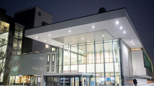 Illustrasjon av Pasientopplysninger lå synlig i garderobevindu