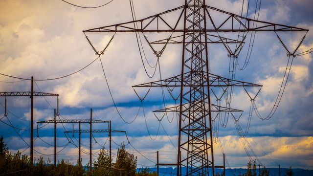 Minuspris på strøm i store deler av Norge på søndag