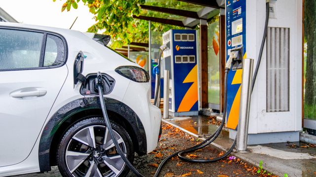 Nå er det flere elbiler enn dieselbiler i Norge