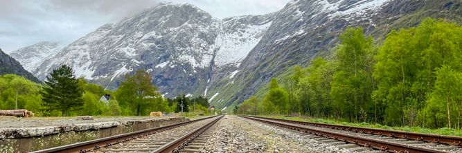 Illustrasjon av Åpner for å legge ned togstrekninger