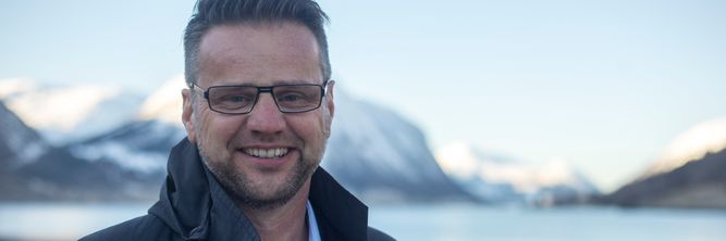 Illustrasjon av Enivest-sjefen håver inn 35 millioner kroner