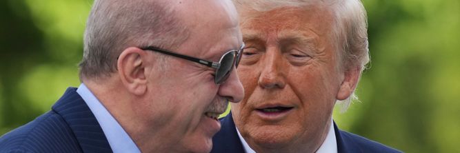 Illustrasjon av Trump åpner for F-35 til Tyrkia