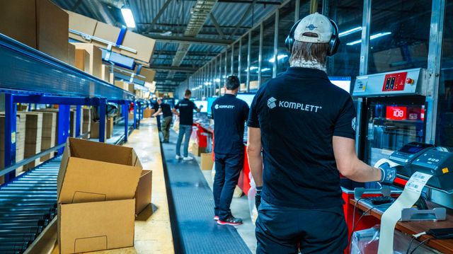 Inntektsfall og underskudd for Komplett