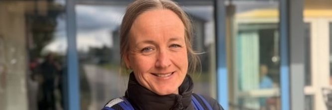 Illustrasjon av KI-verktøy halverte tiden brukt på journalføring