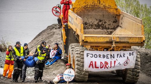 Illustrasjon av Tingretten stanser ikke Førdefjorden-deponi