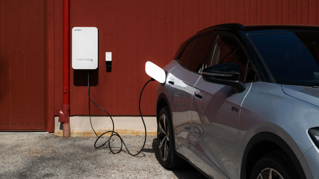 Svensk borettslag kan spare 300.000 kroner i året med V2G