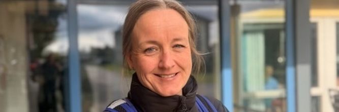Illustrasjon av KI-verktøy halverte tiden brukt på journalføring