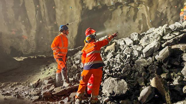 Gjennomslag i Høviktunnelen på E 18