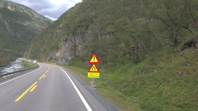 Nå skal 750 meter fanggjerde sikre E6 mot steinsprang