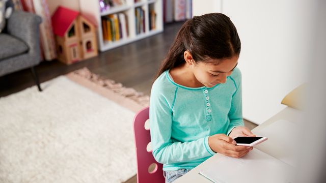 Utvalg: Skjermbruk for barn under to år bør sterkt begrenses