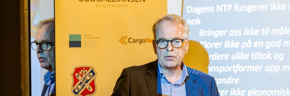 Illustrasjon av TØI-sjefen slakter regjeringens transportplan