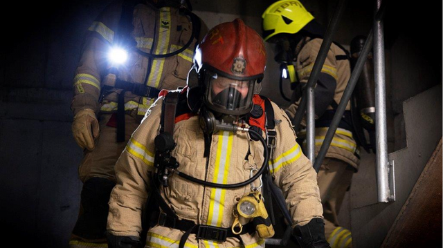 Hvor varm blir en brannkonstabel?