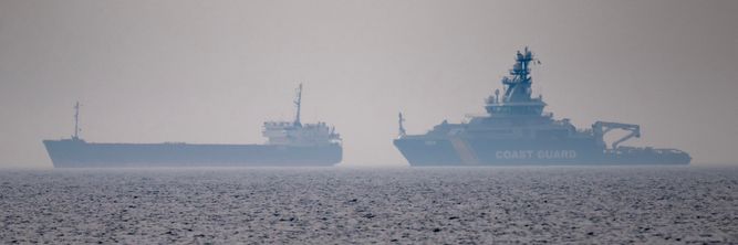 Illustrasjon av Sverige border russiske skyggeflåteskip – frykter mannskap med leiesoldater