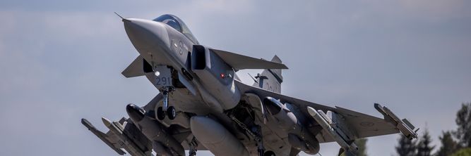 Illustrasjon av Gripen-fly skal holde russiske fly på større avstand