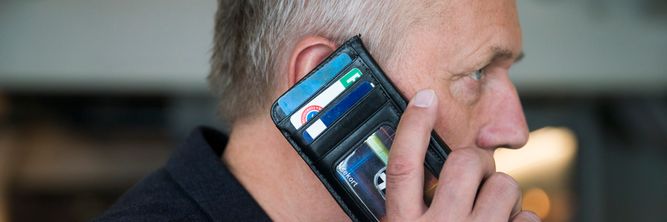 Illustrasjon av Professor mener noen burde anmelde Telenor