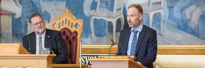 Illustrasjon av – Det er KI som skal tjene mennesker, ikke motsatt