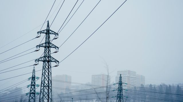 Stortinget ber om ekstraordinære tiltak for strømprisene i sør