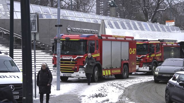 Røykutvikling i gammelt lokaltog stanset trafikken i Oslotunnelen