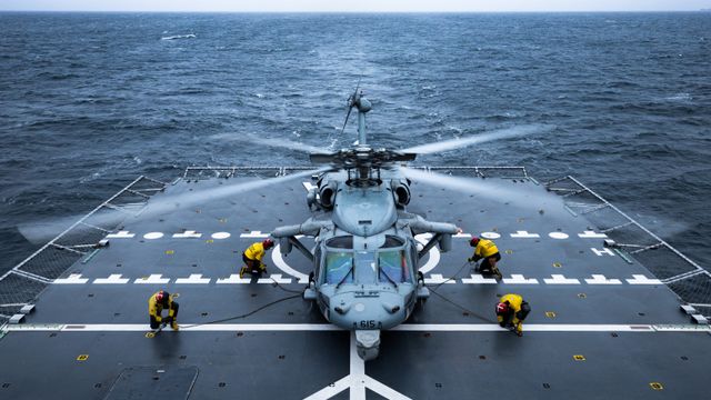Norge får ikke helikoptre til ubåtjakt før vi får nye fregatter