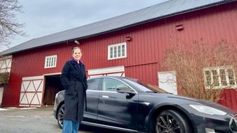 Illustrasjon av Tesla drar ned hele det norske nybil-markedet