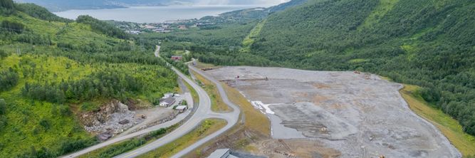 Illustrasjon av Microsoft spytter nye milliarder i KI-eventyret i Narvik