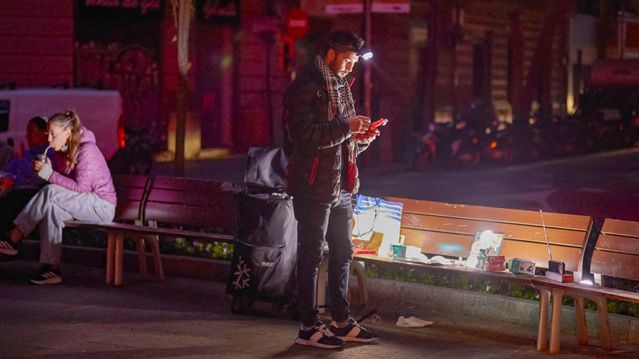 Spania sier det skjedde en «hendelse» sekunder før gigantisk strømbrudd