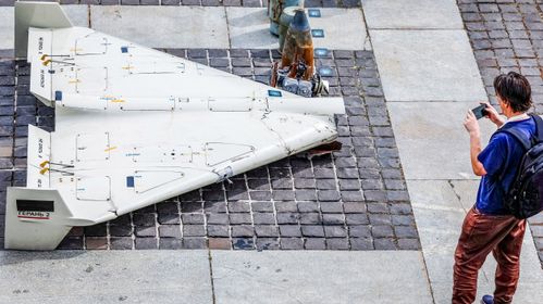 Illustrasjon av Slik lures droner til å tro de er et annet sted enn de er