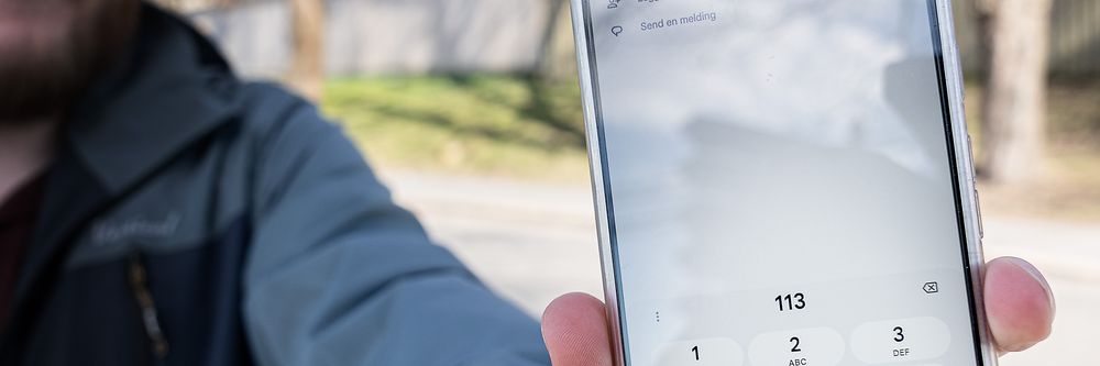 Illustrasjon av Nkom truer med å stenge telefoner ute fra mobilnettene 
