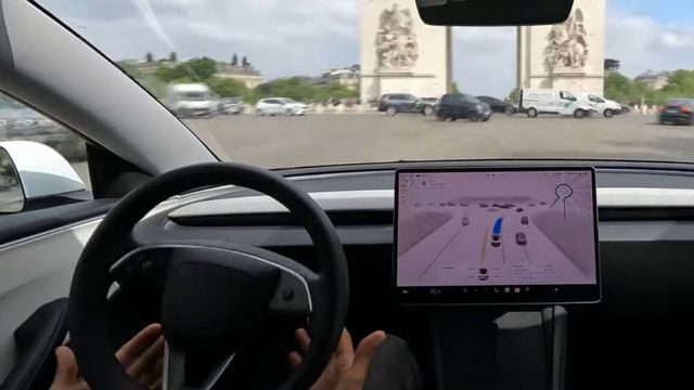 Selvkjørende Tesla takler Roma og Paris – venter på EU-godkjenning