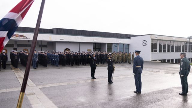 45 offiserer har saksøkt staten