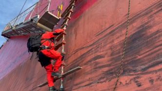 Illustrasjon av Svensk kystvakt bordet mistenkt oljetanker