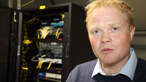 Illustrasjon av  Hadde ikke lov å kopiere datasenter-toppenes mobiler