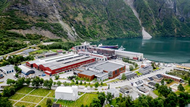 Får ny kraftlinje til Årdal, men solcellefabrikken har fortsatt ingen kunder