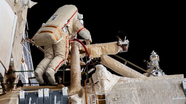 Reiser hjem tidlig fra den internasjonale romstasjonen