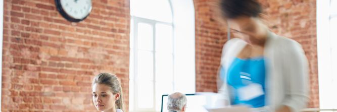 Illustrasjon av Stor forskjell på ambisjon og realitet i bruken av KI-agenter