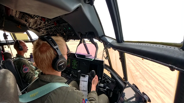 Her lander en norsk Hercules for første gang på en strand 