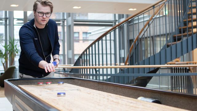 Tore (28) droppet ut av ingeniørstudiet og startet IT-selskap. Nå har han 17 ansatte
