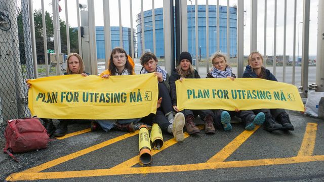 Greta Thunberg og Extinction Rebellion blokkerer gassterminal i Rogaland